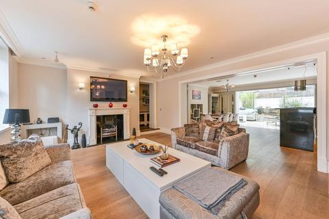 3 bedroom flat for sale, Wellington Road, St John's Wood, London, NW8