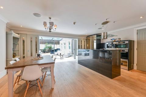 3 bedroom flat for sale, Wellington Road, St John's Wood, London, NW8