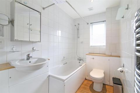 2 bedroom flat to rent, Kelly Avenue , London, SE15 5LA