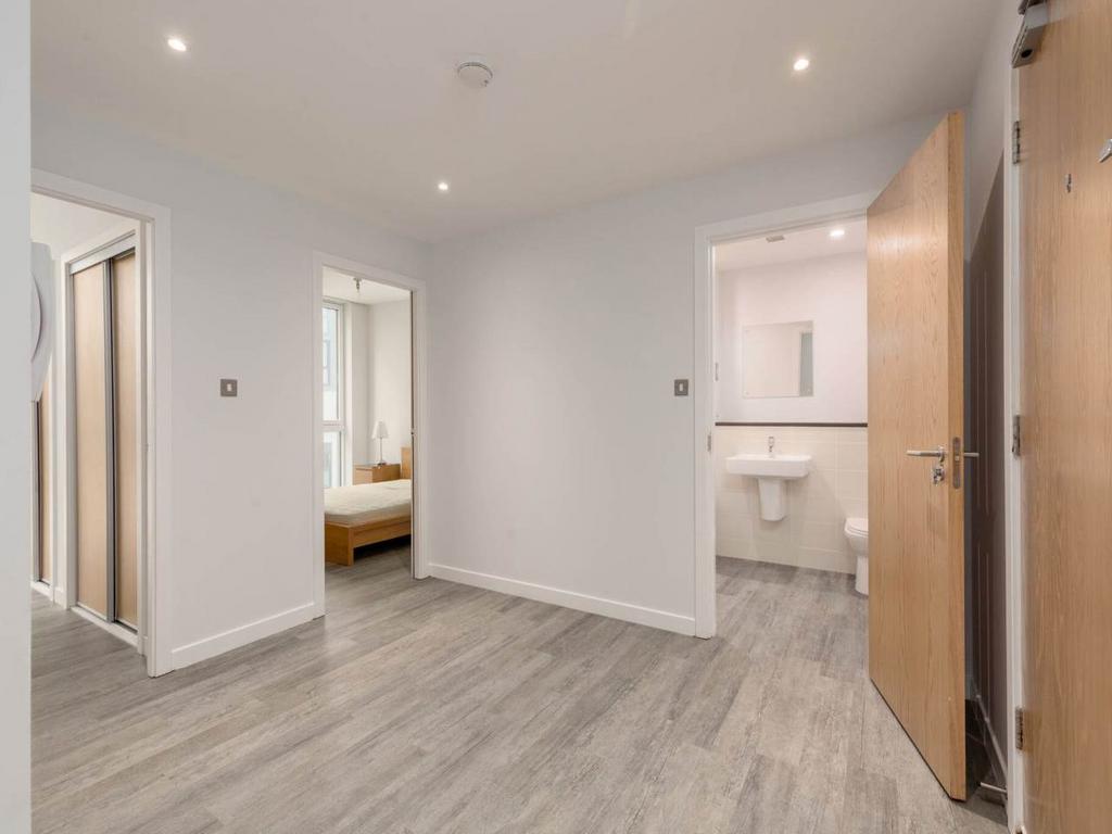 72710 Oswald St-036a
