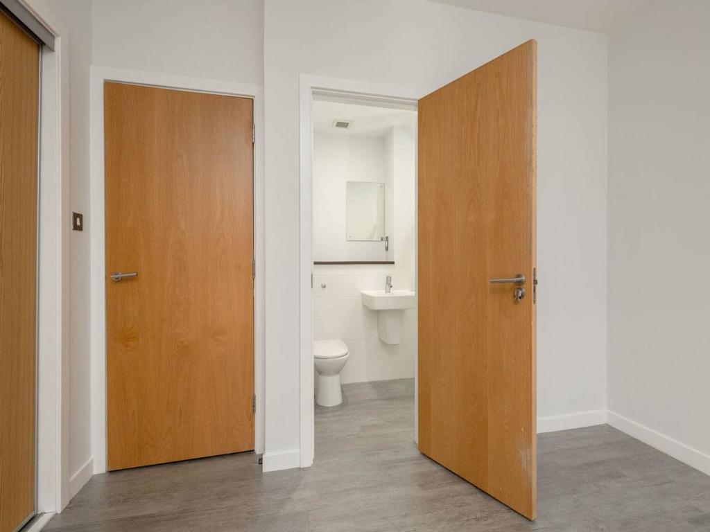 72710 Oswald St-025a