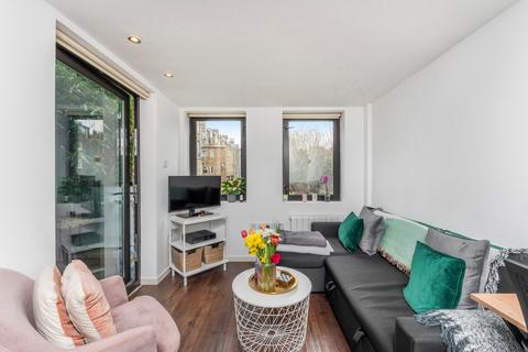 1 bedroom flat for sale, Hemstal Road, West Hampstead, London