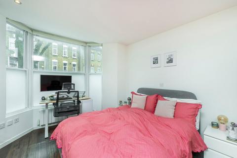 1 bedroom flat for sale, Hemstal Road, West Hampstead, London