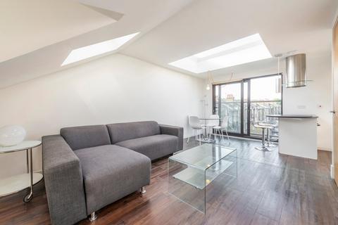 3 bedroom flat for sale, Hemstal Road, West Hampstead, London