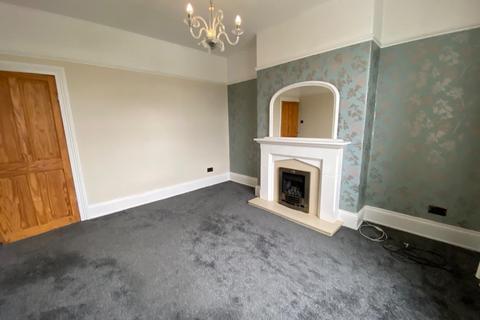 3 bedroom terraced house to rent, Manchester Road, Linthwaite, Huddersfield