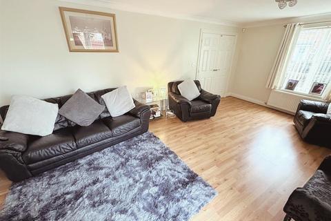 4 bedroom detached house for sale, Dunnock Road, Corby NN18