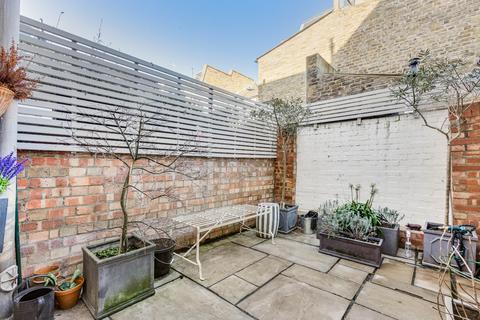 2 bedroom terraced house to rent, Orbain Road, London