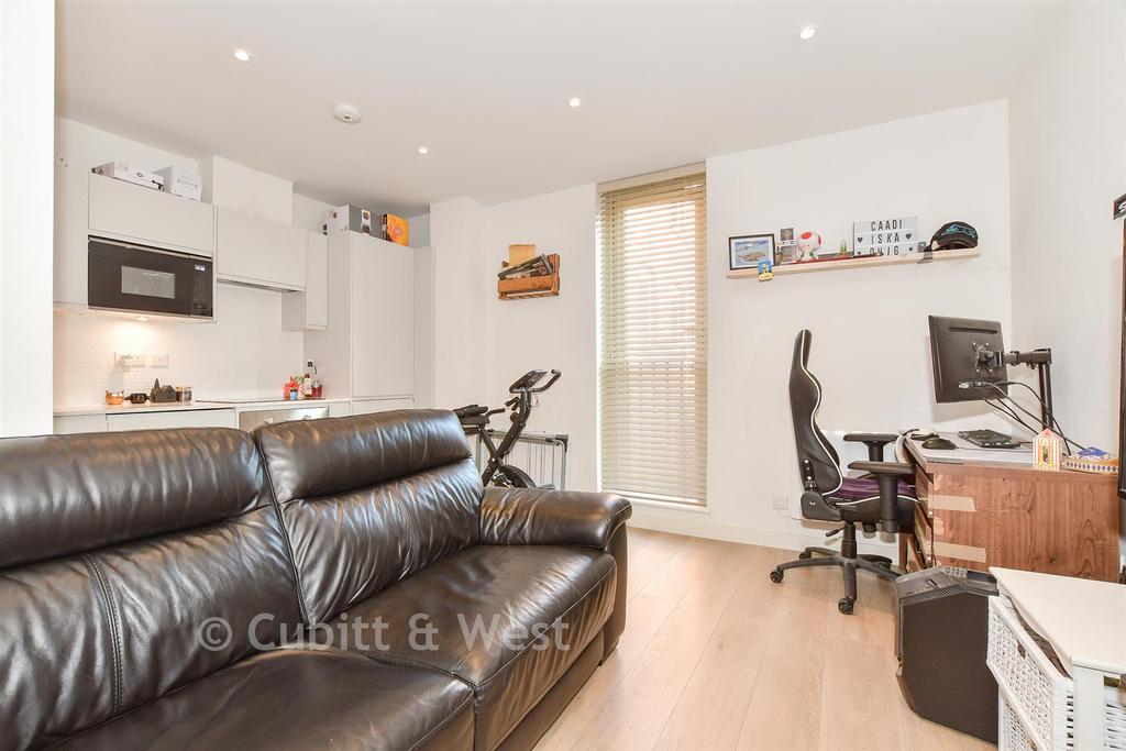 Lounge/Kitchen