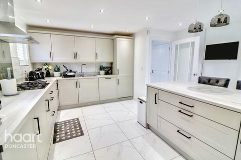 70 Pippin Way, Hatfield, Doncaster, DN7 6EB