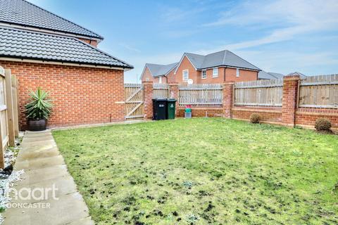 70 Pippin Way, Hatfield, Doncaster, DN7 6EB