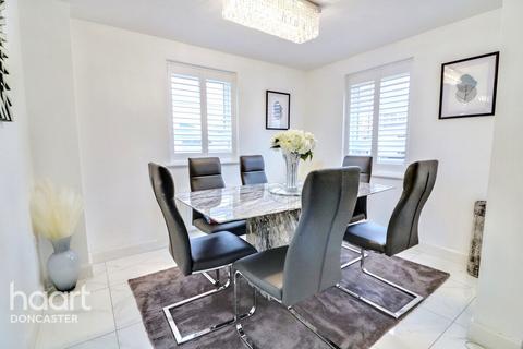 70 Pippin Way, Hatfield, Doncaster, DN7 6EB