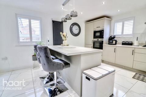 70 Pippin Way, Hatfield, Doncaster, DN7 6EB