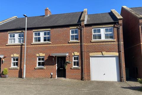 4 bedroom semi-detached house for sale, Millstream, Exeter EX2