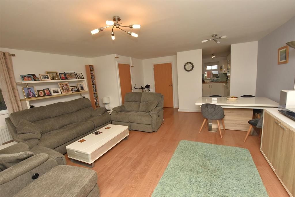 Large Lounge/Diner
