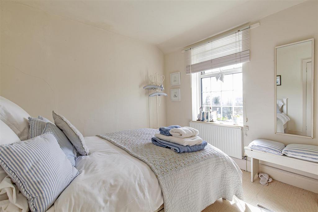 Bedroom 2-1.jpg