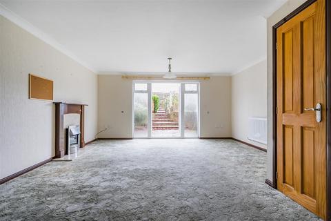 17 Batchelor Crescent, Crowborough, TN6 2TY
