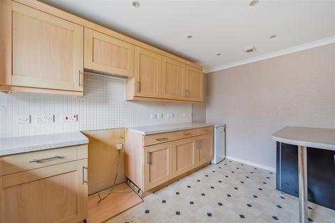 17 Batchelor Crescent, Crowborough, TN6 2TY