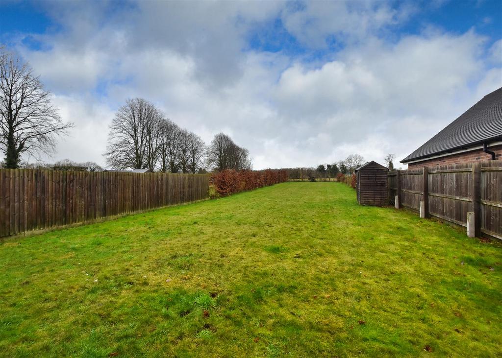 4 Lower Lanes Meadow - Garden.jpg