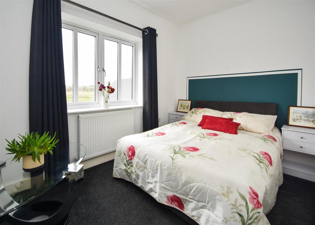 4 Lower Lanes Meadow - Bedroom 2.jpg