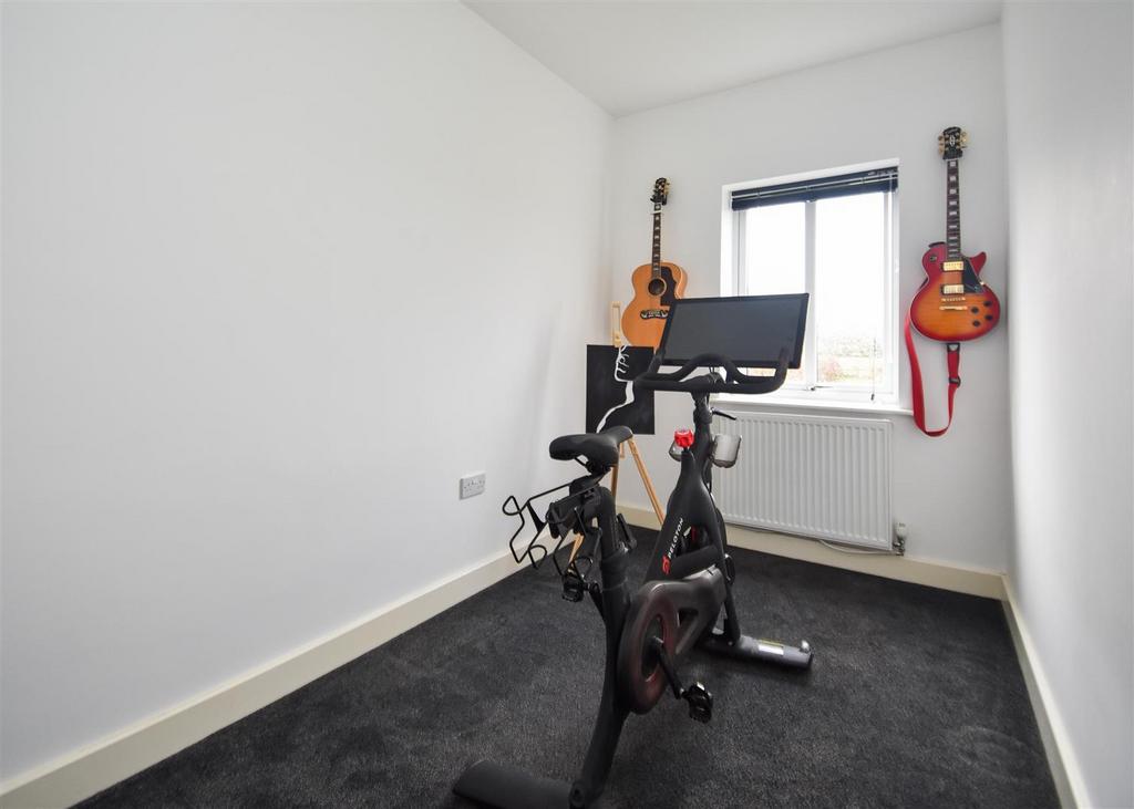 4 Lower Lanes Meadow - Bedroom 3.jpg
