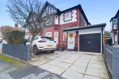 4 bedroom semi-detached house for sale, Stanley Avenue, Stockton Heath, Cheshire, WA4 2DY