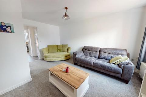 3 bedroom townhouse for sale, Royds Hall Drive, Bradford