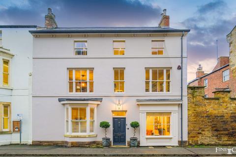 6 bedroom townhouse for sale, Uppingham