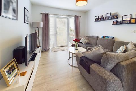 2 bedroom flat for sale, Waltham Glen, Chelmsford