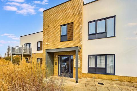 2 bedroom flat for sale, Waltham Glen, Chelmsford