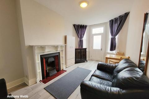 1 bedroom flat to rent, Tottenhall Road, Palmers Green, N13