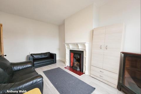 1 bedroom flat to rent, Tottenhall Road, Palmers Green, N13