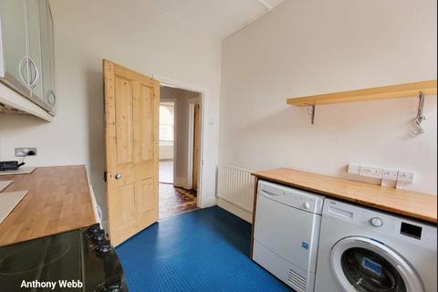 1 bedroom flat to rent, Tottenhall Road, Palmers Green, N13