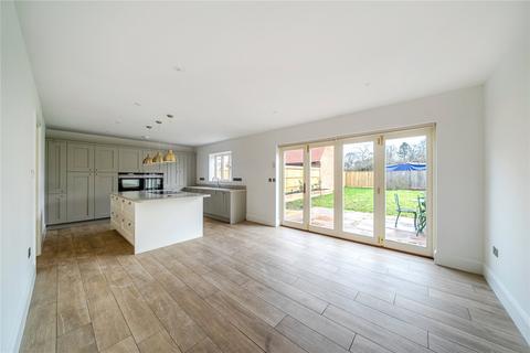 5 bedroom detached house to rent, Maidstone Road, Sutton Valence, Maidstone, Kent, ME17