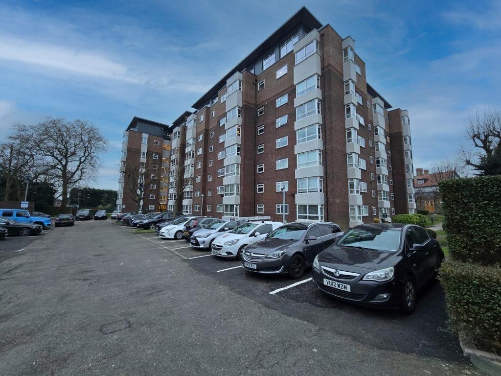 A ground floor well presented three bedroom apart