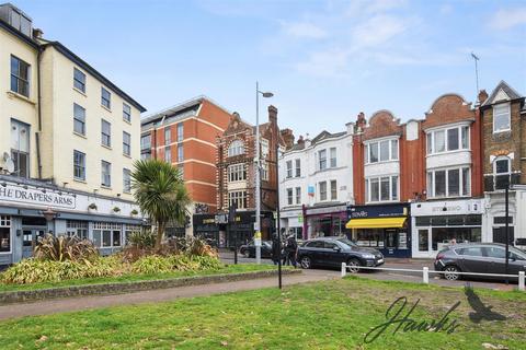 2 bedroom flat to rent, The Green, Ealing Broadway