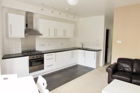 2 bedroom flat to rent, The Green, Ealing Broadway