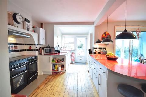 4 bedroom semi-detached house for sale, New Road, Rye