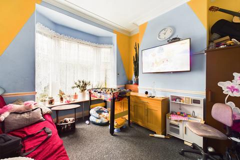 8 Brooklyn Avenue, Hull, HU5 1ND
