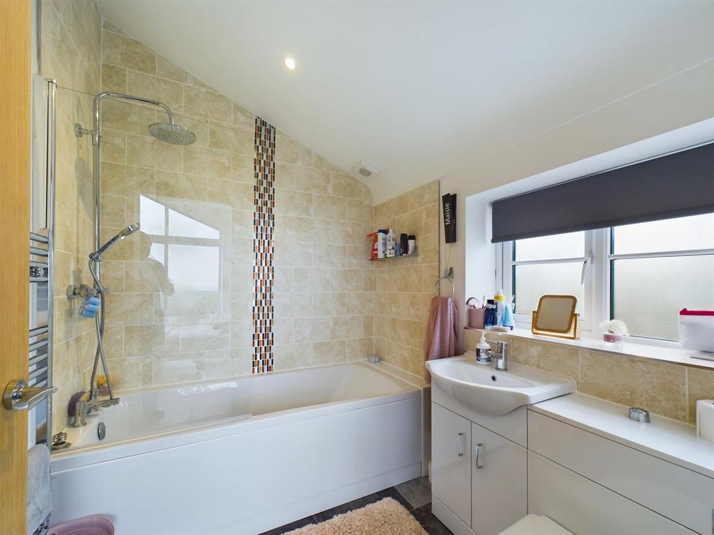 En suite bathroom