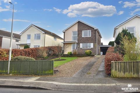4 bedroom detached house for sale, Winch Lane, Haverfordwest