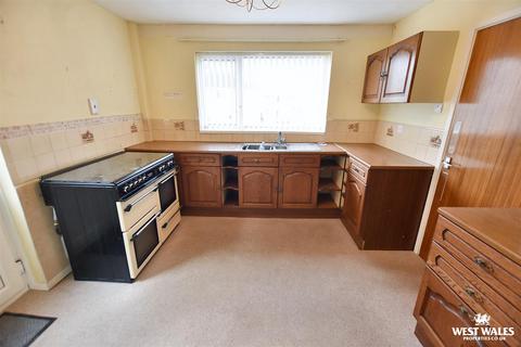 4 bedroom detached house for sale, Winch Lane, Haverfordwest