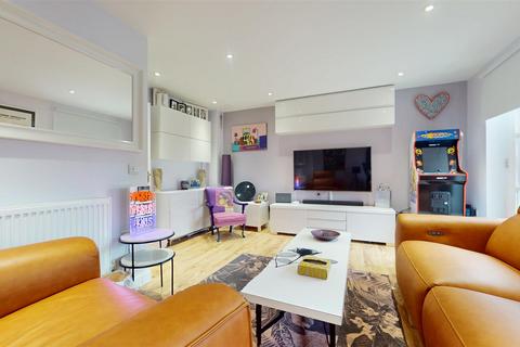 11 Bridgemere Close, Westcroft, Milton Keynes, MK4 4GL