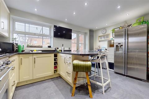 11 Bridgemere Close, Westcroft, Milton Keynes, MK4 4GL