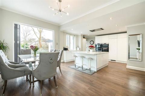 4 bedroom house for sale, Winn Road, London SE12