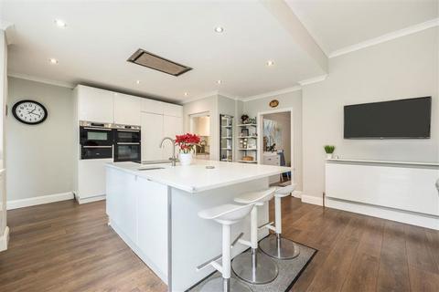 4 bedroom house for sale, Winn Road, London SE12