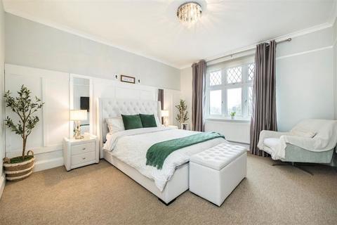 4 bedroom house for sale, Winn Road, London SE12