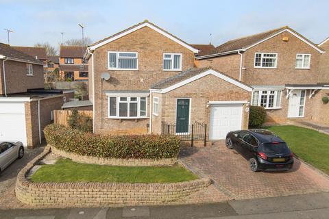 3 bedroom detached house for sale, Broadlands, Desborough NN14