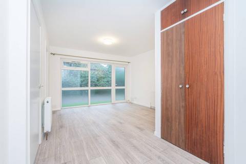 Studio to rent, September Way, Stanmore, HA7