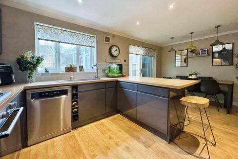 3 bedroom detached house for sale, Glan Gavenny, Abergavenny NP7