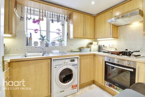 2 bedroom flat for sale, Collier Way, Southend-on-Sea
